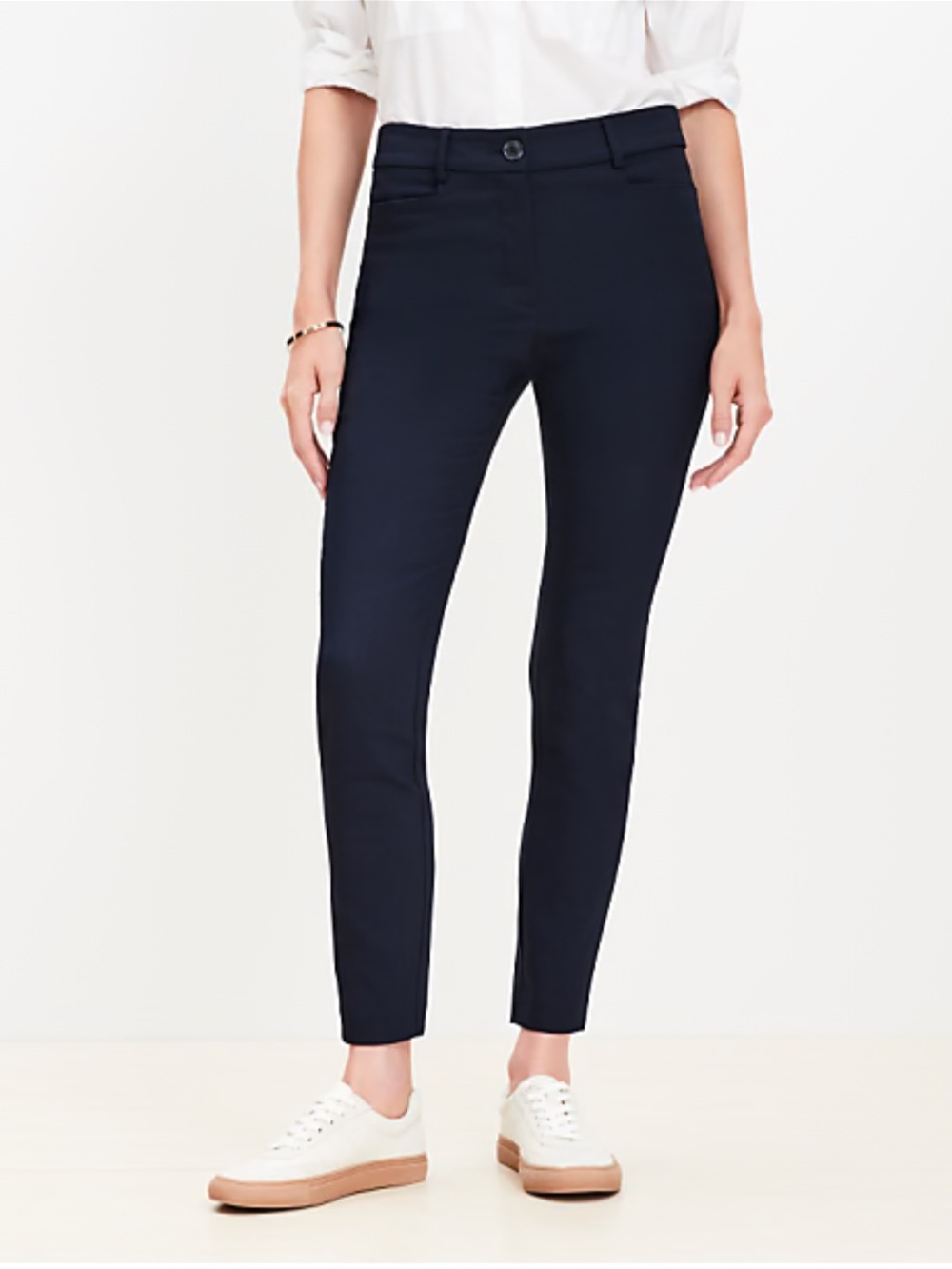 Loft Ann Taylor navy blue the Sutton skinny pants size 4 petite